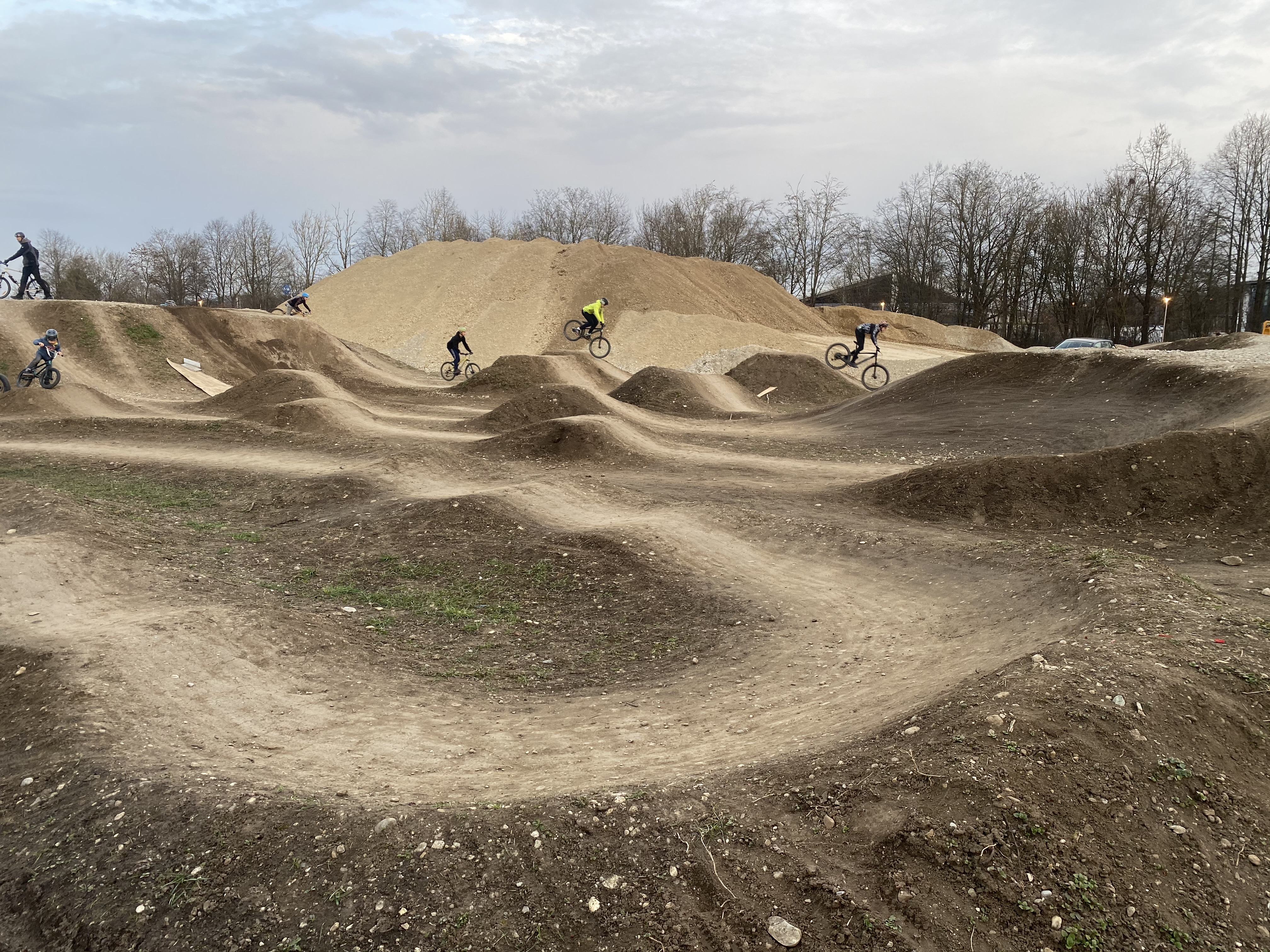 Big Air Baumaschinen und Erdarbeiten