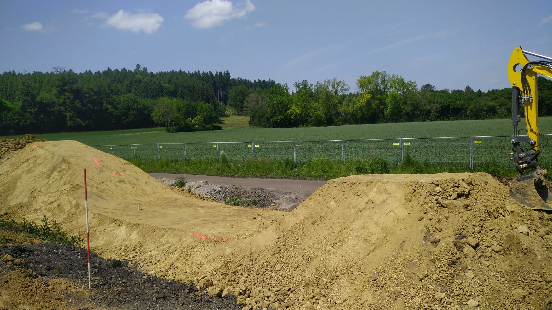 Big Air Dirtpark in Lehmbauweise